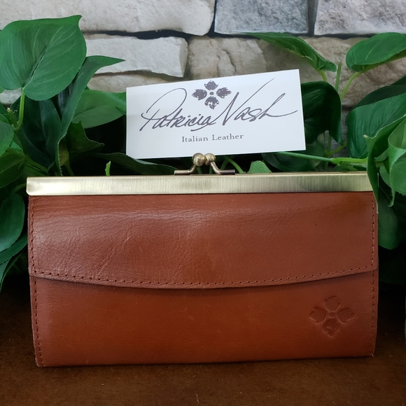 Patricia Nash Handbags - PATRICIA NASH * Paola frame kisslock RFID protect